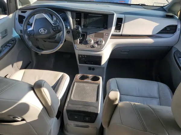 5TDYZ3DC2HS838098 2017 TOYOTA SIENNA - Image 8