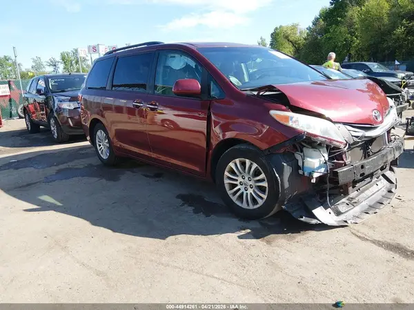 5TDYZ3DC2HS839347 2017 TOYOTA SIENNA - Image 1