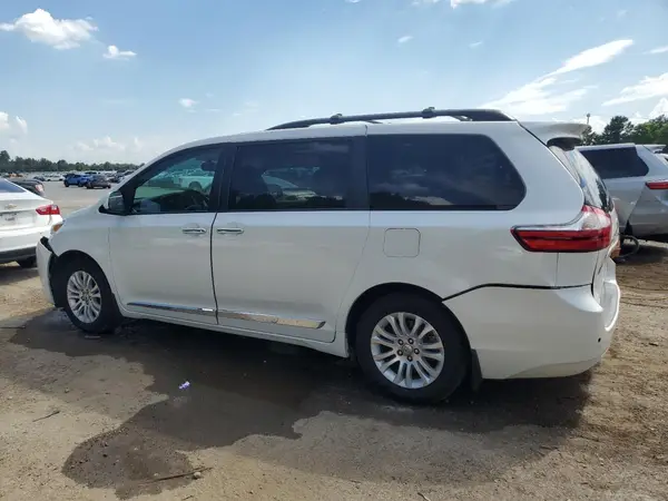 5TDYZ3DC2HS839901 2017 TOYOTA SIENNA - Image 2