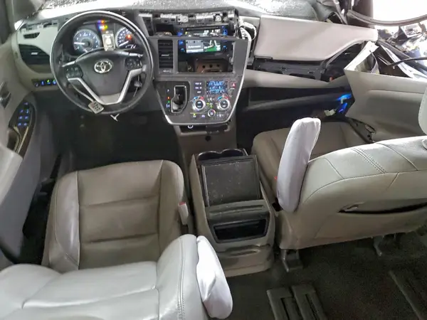 5TDYZ3DC2HS840112 2017 TOYOTA SIENNA - Image 8