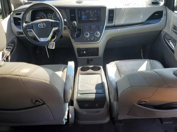5TDYZ3DC2HS847870 2017 TOYOTA SIENNA - Image 8
