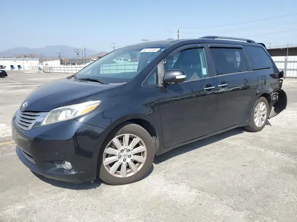 5TDYZ3DC2HS853054 2017 TOYOTA SIENNA - Image 1