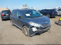 5TDYZ3DC2HS860585 2017 TOYOTA SIENNA