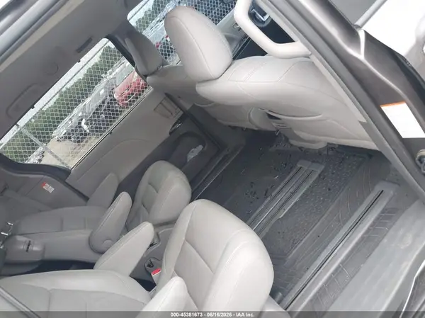 5TDYZ3DC2HS865639 2017 TOYOTA SIENNA - Image 8