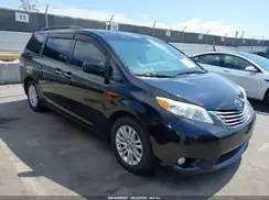 5TDYZ3DC2HS865740 2017 TOYOTA SIENNA