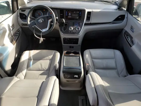 5TDYZ3DC2HS869769 2017 TOYOTA SIENNA - Image 8