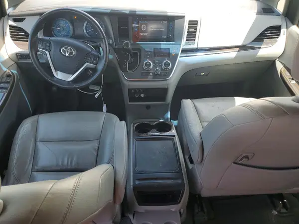 5TDYZ3DC2HS870761 2017 TOYOTA SIENNA - Image 8