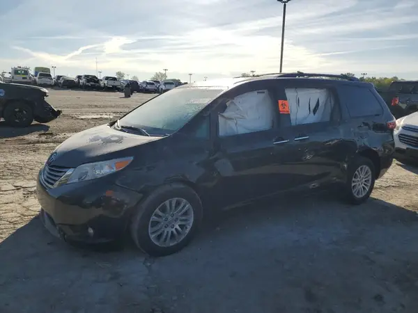 5TDYZ3DC2HS871604 2017 TOYOTA SIENNA - Image 1