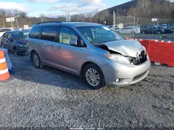 5TDYZ3DC2HS872588 2017 TOYOTA SIENNA