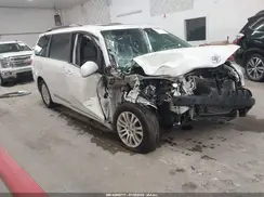 5TDYZ3DC2HS880075 2017 TOYOTA SIENNA