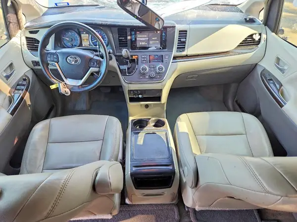 5TDYZ3DC2HS881128 2017 TOYOTA SIENNA - Image 8
