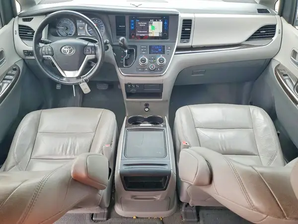 5TDYZ3DC2HS883672 2017 TOYOTA SIENNA - Image 8