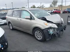 5TDYZ3DC2HS885843 2017 TOYOTA SIENNA