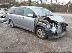 5TDYZ3DC2HS890802 2017 TOYOTA SIENNA