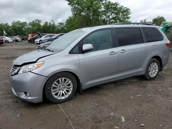 5TDYZ3DC2HS895241 2017 TOYOTA SIENNA - Image 1
