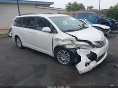 5TDYZ3DC2HS895711 2017 TOYOTA SIENNA