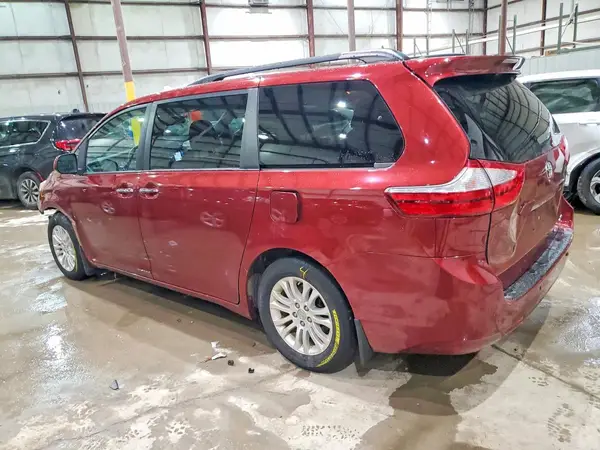 5TDYZ3DC2HS899662 2017 TOYOTA SIENNA - Image 2