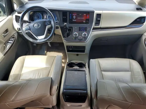 5TDYZ3DC2HS900857 2017 TOYOTA SIENNA - Image 8