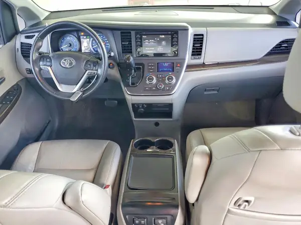 5TDYZ3DC2JS905000 2018 TOYOTA SIENNA - Image 8