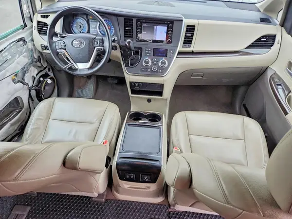 5TDYZ3DC2JS906678 2018 TOYOTA SIENNA - Image 8
