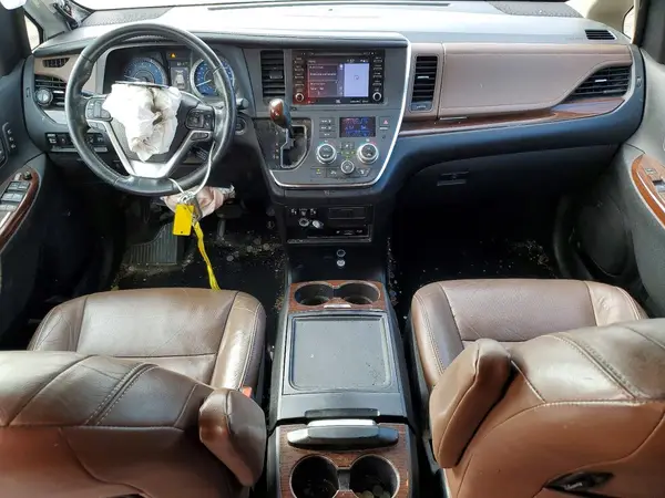 5TDYZ3DC2JS912111 2018 TOYOTA SIENNA - Image 8