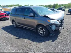 5TDYZ3DC2JS913338 2018 TOYOTA SIENNA