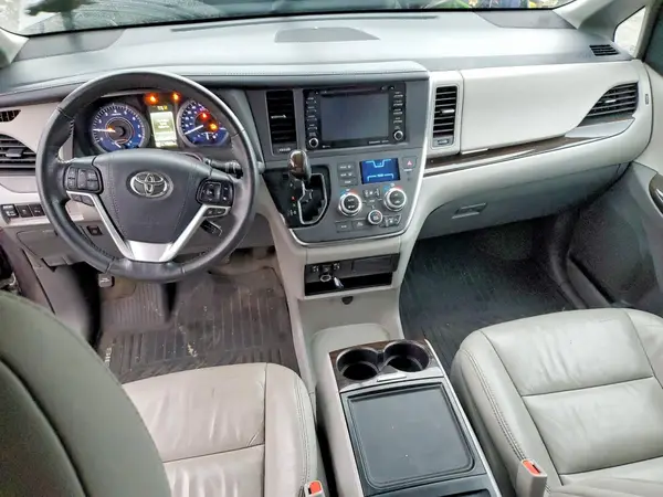 5TDYZ3DC2JS913887 2018 TOYOTA SIENNA - Image 8