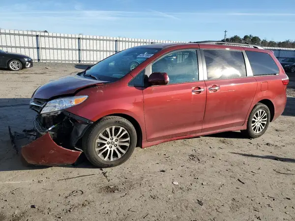 5TDYZ3DC2JS921181 2018 TOYOTA SIENNA - Image 1