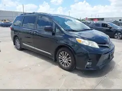 5TDYZ3DC2JS923156 2018 TOYOTA SIENNA