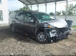 5TDYZ3DC2JS923948 2018 TOYOTA SIENNA