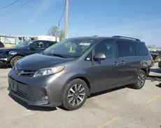5TDYZ3DC2JS930768 2018 TOYOTA SIENNA
