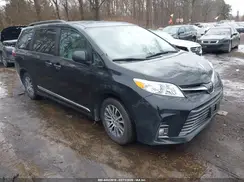 5TDYZ3DC2JS931273 2018 TOYOTA SIENNA