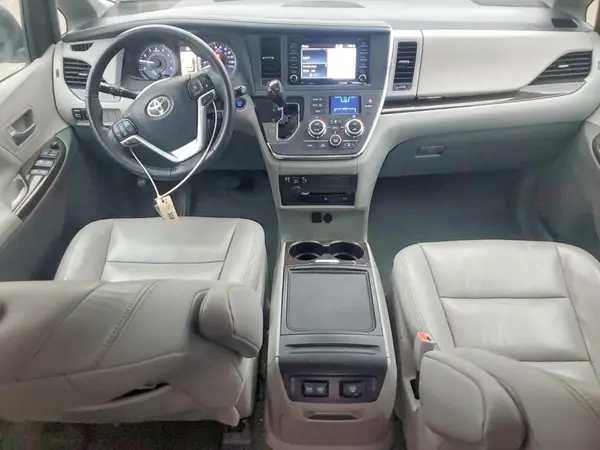 5TDYZ3DC2JS932973 2018 TOYOTA SIENNA - Image 8