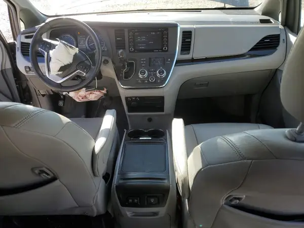 5TDYZ3DC2JS934805 2018 TOYOTA SIENNA - Image 8