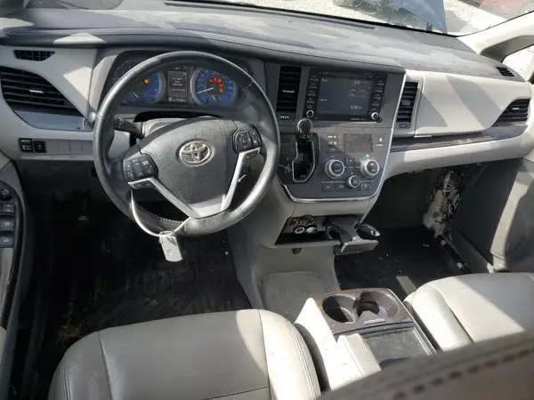 5TDYZ3DC2JS938076 2018 TOYOTA SIENNA - Image 8