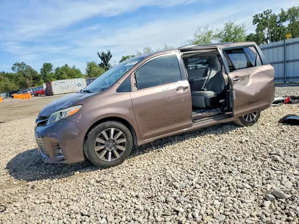 5TDYZ3DC2JS938580 2018 TOYOTA SIENNA - Image 1