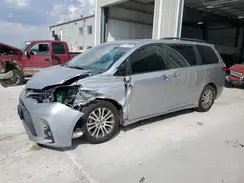 5TDYZ3DC2JS939132 2018 TOYOTA SIENNA