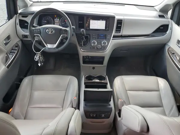 5TDYZ3DC2JS939132 2018 TOYOTA SIENNA - Image 8