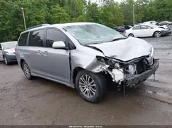 5TDYZ3DC2JS940989 2018 TOYOTA SIENNA