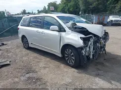 5TDYZ3DC2JS953239 2018 TOYOTA SIENNA
