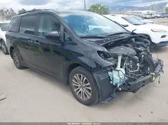 5TDYZ3DC2JS960305 2018 TOYOTA SIENNA