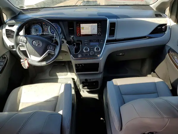 5TDYZ3DC2KS009412 2019 TOYOTA SIENNA - Image 8