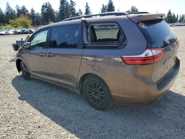 5TDYZ3DC2KS019745 2019 TOYOTA SIENNA - Image 2