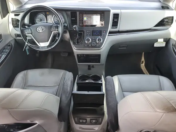 5TDYZ3DC2KS973573 2019 TOYOTA SIENNA - Image 8