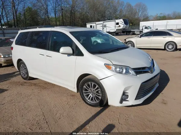 5TDYZ3DC2KS976862 2019 TOYOTA SIENNA - Image 1