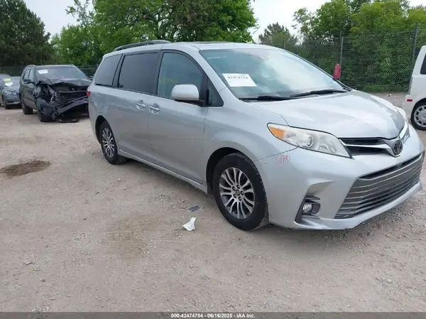 5TDYZ3DC2KS986808 2019 TOYOTA SIENNA - Image 1