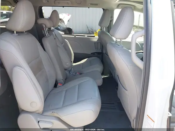 5TDYZ3DC2KS987182 2019 TOYOTA SIENNA - Image 8