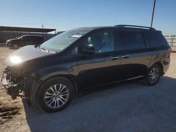 5TDYZ3DC2KS987523 2019 TOYOTA SIENNA - Image 1