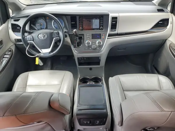 5TDYZ3DC2KS993077 2019 TOYOTA SIENNA - Image 8