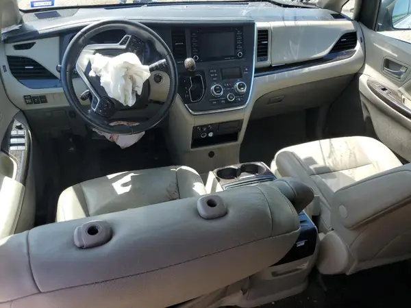 5TDYZ3DC2KS994570 2019 TOYOTA SIENNA - Image 8